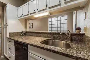 8055 Cambridge St, Houston, TX 77054 - Photo 14