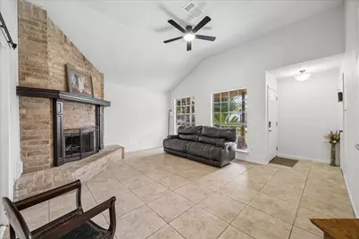 6606 Pleasant Stream Drive, Katy, TX 77449 - Photo 2