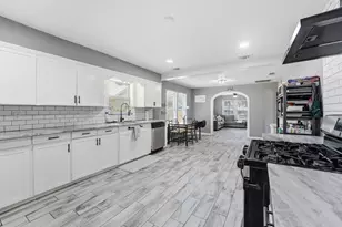 9330 E Avenue L, Houston, TX 77012 - Photo 12