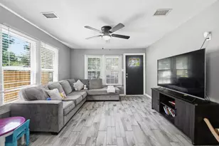 9330 E Avenue L, Houston, TX 77012 - Photo 14