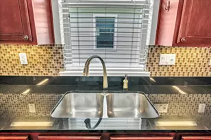 1715 W 24th St, Houston, TX 77008 - Photo 22