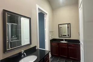 1715 W 24th St, Houston, TX 77008 - Photo 8