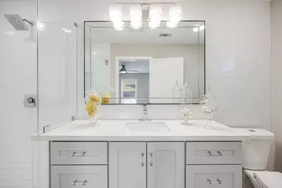 10207 Oakpoint Drive, Houston, TX 77043 - Photo 34