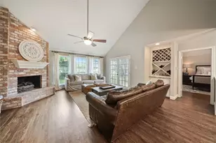 11530 Wickhollow Ln, Houston, TX 77043 - Photo 4