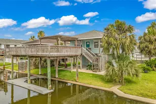 16526 Nassau Way, Galveston, TX 77554 - Photo 2