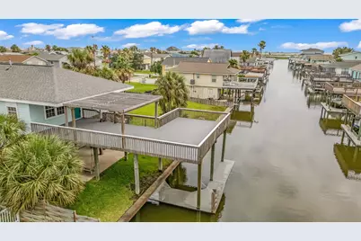 16526 Nassau Way, Galveston, TX 77554 - Photo 4