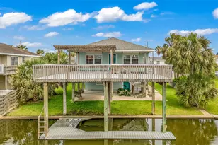 16526 Nassau Way, Jamaica Beach, TX 77554 - Photo 1