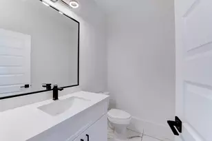 861 Fisher St, Houston, TX 77018 - Photo 22