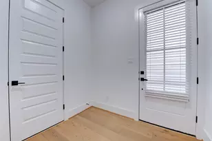 861 Fisher St, Houston, TX 77018 - Photo 6