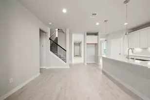 623 Yard master Trl, Rosharon, TX 77583 - Photo 6