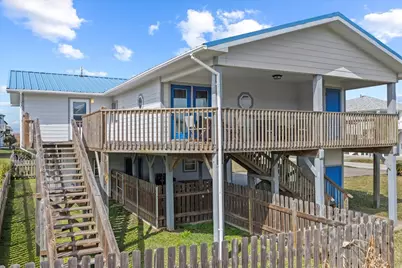 817 Westview, Crystal Beach, TX 77650 - Photo 24