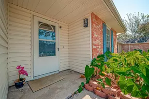 2607 Plymouth Rock Dr, Webster, TX 77598 - Photo 2