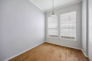 1026 Van Buren St, Houston, TX 77019 - Photo 10