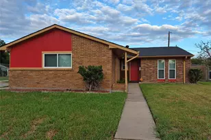 12603 S Coast Dr, Houston, TX 77047 - Photo 2