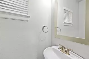 4007 Centre Valley Ln, Houston, TX 77043 - Photo 22