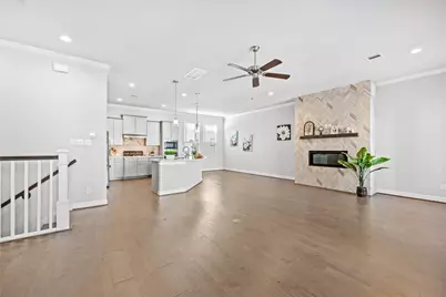 4007 Centre Valley Lane, Houston, TX 77043 - Photo 14