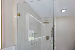 136 Talisman St, Lake Jackson, TX 77566 - Photo 10