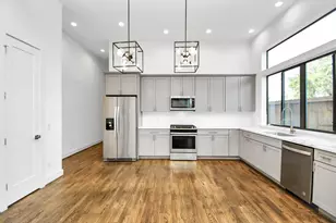 732 W 22nd St, Houston, TX 77008 - Photo 12