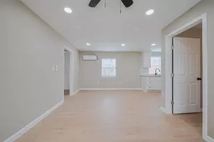2516 Craigmont St, Houston, TX 77023 - Photo 4