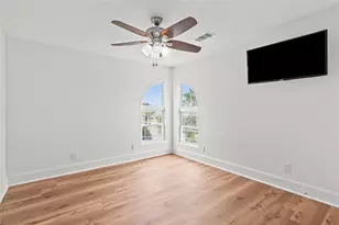 407 Isles End Road Rd, Tiki Island, TX 77554 - Photo 16