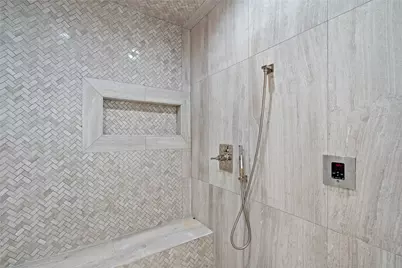 407 Isles End Road Road, Tiki Island, TX 77554 - Photo 30