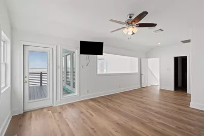 407 Isles End Road Road, Tiki Island, TX 77554 - Photo 24