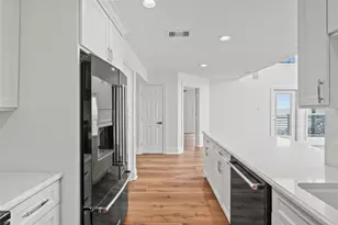 407 Isles End Road Rd, Tiki Island, TX 77554 - Photo 10