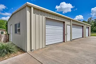 1017 Buescher Rd, Columbus, TX 78934 - Photo 28
