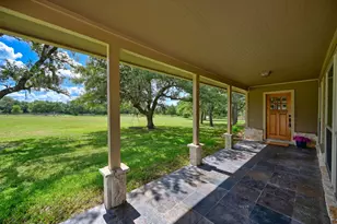 1017 Buescher Rd, Columbus, TX 78934 - Photo 4