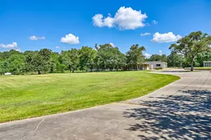 1017 Buescher Rd, Columbus, TX 78934 - Photo 2