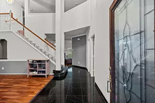3811 Houston Lake Dr, Pearland, TX 77581 - Photo 2
