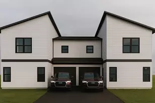 8102 Crestview Dr, Houston, TX 77028 - Photo 1