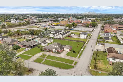 8135 Glenbrook Drive, Houston, TX 77017 - Photo 6