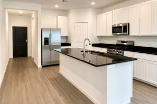 1110 Pecan Tree Ln, Tomball, TX 77375 - Photo 2