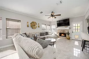 414 Welford Ln, Highlands, TX 77562 - Photo 4
