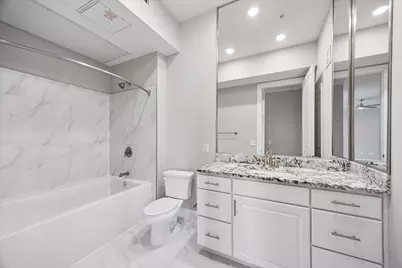 2111 Austin Street #624, Houston, TX 77002 - Photo 10