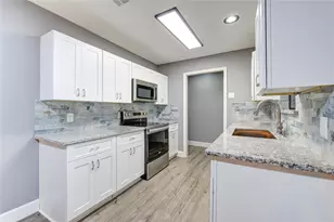 205 Morningside Dr, Friendswood, TX 77546 - Photo 10