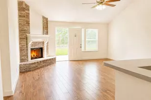 17034 Coachmaker Dr, Friendswood, TX 77546 - Photo 12