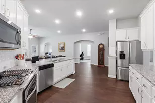 2073 Brookmont Dr, Conroe, TX 77301 - Photo 16