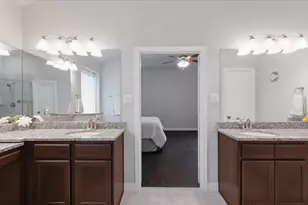 2073 Brookmont Dr, Conroe, TX 77301 - Photo 32