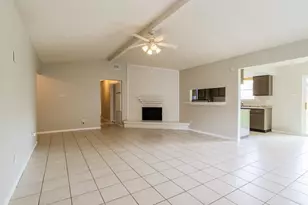 9819 Kiwi Ln, Conroe, TX 77385 - Photo 4