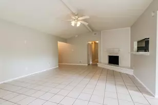9819 Kiwi Ln, Conroe, TX 77385 - Photo 6
