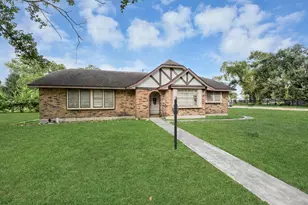 4619 Frontier Dr, Houston, TX 77041 - Photo 2