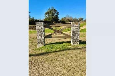 248 Cripple Creek Lane, Angleton, TX 77515 - Photo 2