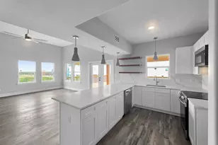 186 Ocean View Dr, Crystal Beach, TX 77650 - Photo 24