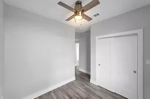 186 Ocean View Dr, Crystal Beach, TX 77650 - Photo 12