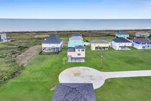 186 Ocean View Dr, Crystal Beach, TX 77650 - Photo 4