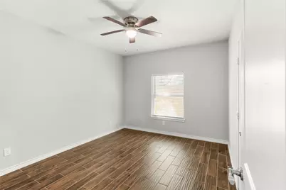 507 E Foley Street, Alvin, TX 77511 - Photo 22