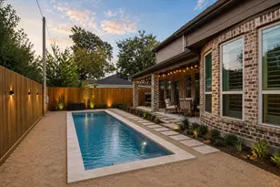 1616 Hewitt Dr, Houston, TX 77018 - Photo 2