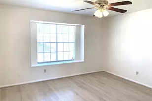 13611 Elm Ct, Sugar Land, TX 77498 - Photo 10